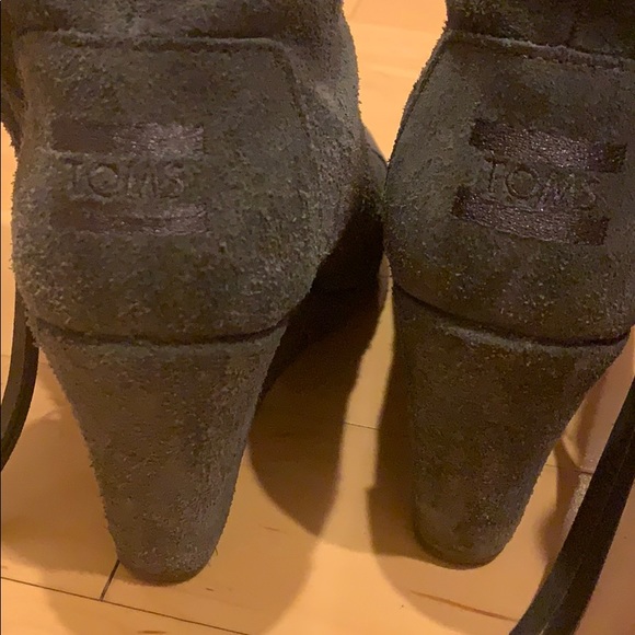 TOMS Suede Desert Wedge Tassel Zip Bootie size 5 - Picture 7 of 9